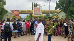 Awọn oṣiṣẹ naa lasiko ifẹhonuhan wọn