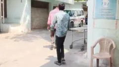 हैदराबादच्या उपनगरातील पोलीस ठाण्यात याप्रकरणी गुन्हा दाखल करण्यात आला आहे.