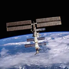 Estación Espacial Internacional orbitando la Tierra