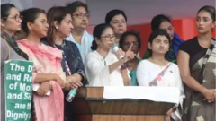 முதன்முறையாக பெரும் நெருக்கடியை எதிர்கொள்கிறாரா மமதா பானர்ஜி