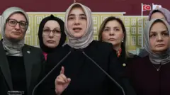 AKP'li Özlem Zengin başörtüsü teklifini 336 vekilin imzasıyla Meclis'e sundu