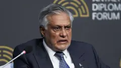 इसहाक़ डार