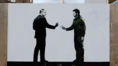 Трафаретний малюнок Володимира Путіна та Володимира Зеленського біля Імперського військового музею в Лондоні