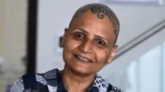મહિલા