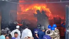 सोलापूर कारखान्याला लागलेली आग 