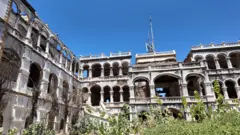 آثار الدمار في القصر الرئاسي في الخرطوم 