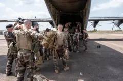 Faransa ta rage ayyukanta a Afirka bayan kulle akasarin sansanonin sojinta