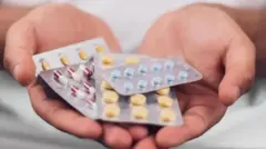 ওষুধের প্রতীকী ছবি। 