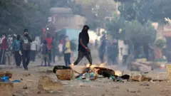 protesters dey provoke over court dcision to sentence Sonko for two years