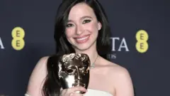 Mikey Madison, Anora filmindeki rolüyle En İyi Kadın Oyuncu ödülünü aldı. 