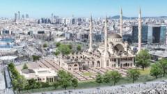 Kadıköy'deki tartışmalı cami projesinin inşaatı başladı haber görseli