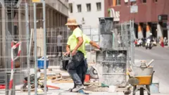 Trabalhadores da construção civil