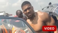 காணொளி- நைஜீரியாவில் விபத்தில் சிக்கிய பிரபல பாக்ஸர் ஆந்தனி ஜோஷுவா