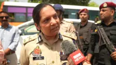 नोएडा की पुलिस कमिश्नर लक्ष्मी सिंह