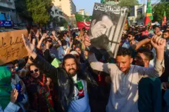 İmran Han yanlıları sokağa çıktı