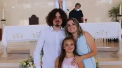 Claudia, Martim, Mariana baragwaye kubera ikirere