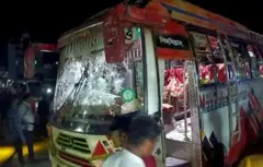 সংঘর্ষের সময় বেশ কয়েকটি যানবাহন ভাঙচুর করা হয়