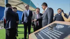 Курулуш министри Нурдан Орунтаев "Кабар" агенттигине курган маегинде Кыргызстанда бийик имараттарды курган инвесторлорго бардык шарт түзүлүп жатканын билдирди