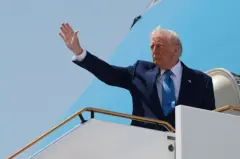 Donald Trump aborda el Air Force One