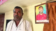 जनार्धन वजीर यांच्या शेतकरी मुलानं नोव्हेंबर महिन्यात आत्महत्या केली.