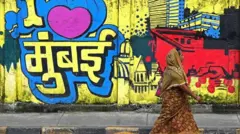 भारतीय शहरों में पैदल चलना मुश्किल है