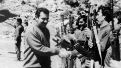 اوجالان در حال بازدید از نیروهای پ‌ک‌ک، سپتامبر ۱۹۹۱