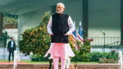 नरेंद्र मोदी