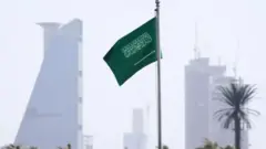Waxaa maanta magaalada Riyaad ee caasimadda dalka Sacuudiga ka furmay kalfadhigii ugu horeeyay ee Isbaheysiga Caalamiga ah ee hirgelinta xalka labada dowladood.