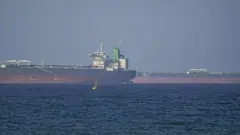 Barco en el estrecho de Ormuz