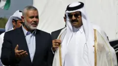 قطعت قطر علاقتها التجارية مع إسرائيل في عام 2009 بعد أن شنت إسرائيل هجوماً على قطاع غزة. وكانت قطر حينذاك الدولة الخليجية الوحيدة التي تربطها بإسرائيل علاقة تجارية.