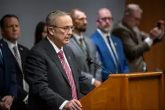 Jeff Gray em coletiva de imprensa