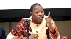 Umushingamateka wo muri Repubulika ya Demokarasi ya Congo André Mbata, ari mu mugambwe wa Perezida Félix Tshisekedi