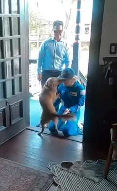 ஆர்டெமிஸ் 2 விண்வெளி வீராங்கனையை வரவேற்ற வளர்ப்பு நாய்