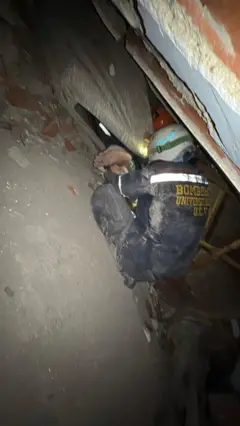 Los pies de la sobreviviente