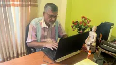 අනුරසිරි හෙට්ටිගේ නවකතාකරුවෙක් සේම කෙටිකතාකරුවෙක් ලෙසද පාඨක විචාරක සම්භාවනාවට පාත්‍ර වී ඇත. 