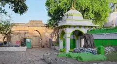'વિવાદિત ભોજશાળા પ્રાંગણ માતા સરસ્વતીનું મંદિર'; મધ્ય પ્રદેશ હાઇકોર્ટનો ચુકાદો, મુસ્લિમોને મસ્જિદ માટે સરકાર પાસે વૈકલ્પિક જમીન માગવા કહ્યું