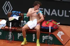 João Fonseca durante o torneio de tênis Roland Garros 2025 em Paris, França, em 31 de maio de 2025