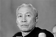 Le Duc Tho em foto em preto e branco