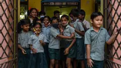 சென்னையில் உள்ள பள்ளிக்கூடங்களுக்கு மிரட்டல் விட்ட நபரை கண்டுபிடிப்பதில் என்ன சிக்கல்?