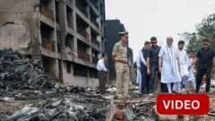 ஏர் இந்தியா விமானம் நொறுங்கிய இடத்தில் பிரதமர் மோதி ஆய்வு 
