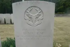 A lápide de Donnie MacRae