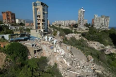 Imagem aérea mostra destruição em La Guaira