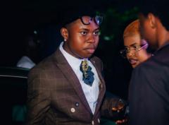 Ọ̀pọ̀ 'Olosho' àti àwọn ọmọbinrin tó ń ṣe 'hookup' ni ayélujára ti sọ di oníṣẹ́ gidi lọ́wọ́ - Peller