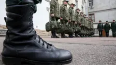 Призывники на сборном пункте в Санкт-Петербурге 