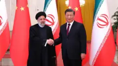 বেইজিংয়ে ইরানের প্রেসিডেন্ট ইব্রাহিম রাইসি ও চীনা প্রেসিডেন্ট শি জিনপিং, ১৪/০২/২০২৩