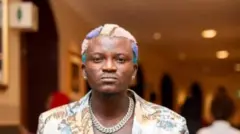 Aworan Habeeb Okikiola, ẹni ti ọpọ mọ Portable