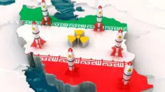 በኢራን ካርታ ላይ የተሳለ ዩራኒየም እና የኑክ አረሮች 