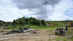 Обломки самолета