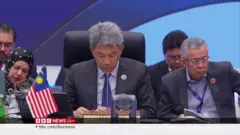 အာဆီယံမှာ မြန်မာစစ်ခေါင်းဆောင်ကို ဆက်ပိတ်ပင်