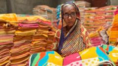 ट्रम्प टॅरिफनंतर सोलापूरच्या 2000 कोटी रुपये उलाढालीच्या उद्योगाचं आणि रोजगाराचं काय होणार? - ग्राउंड रिपोर्ट 
